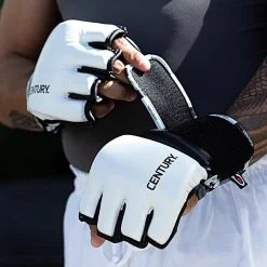 New Century US Retail Creed Training Gloves Black/White