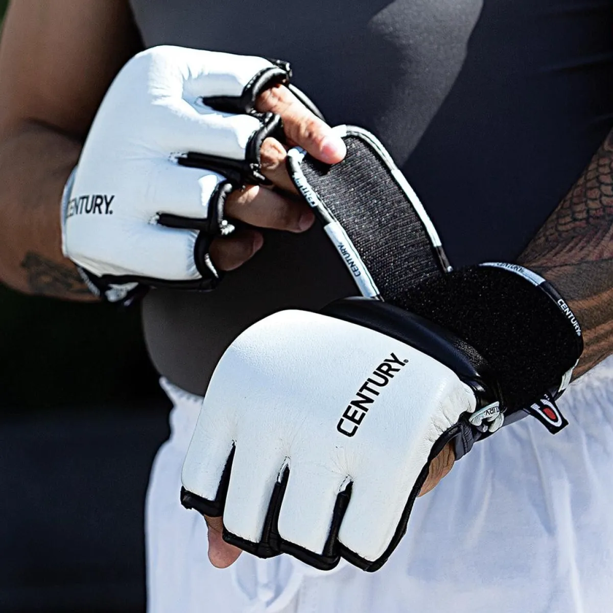 New Century US Retail Creed Training Gloves Black/White